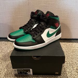 Jordan 1 Mid “Pine Green” Size 11
